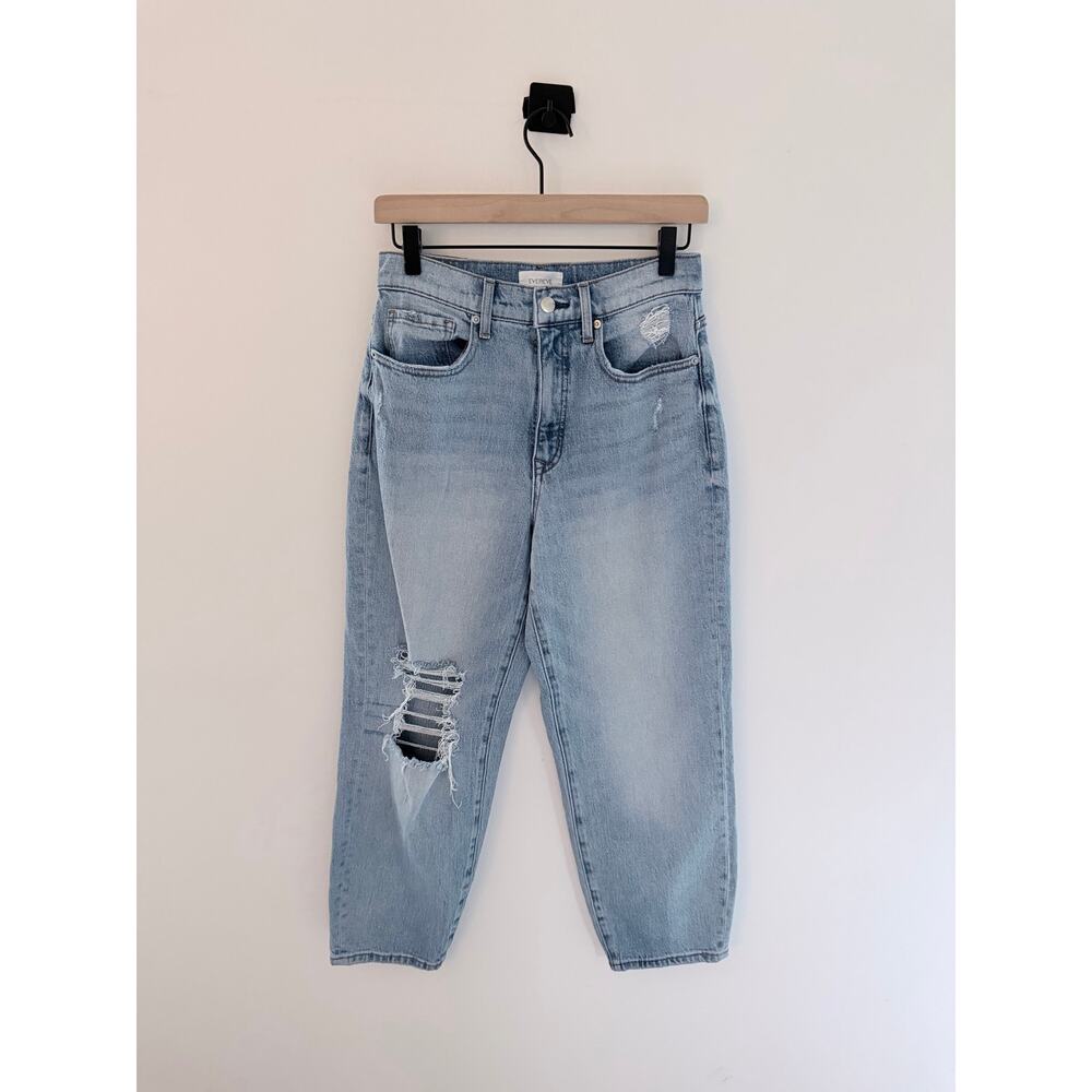 Evereve Light Wash Distressed Knees Boyfriend Jeans-Size 27